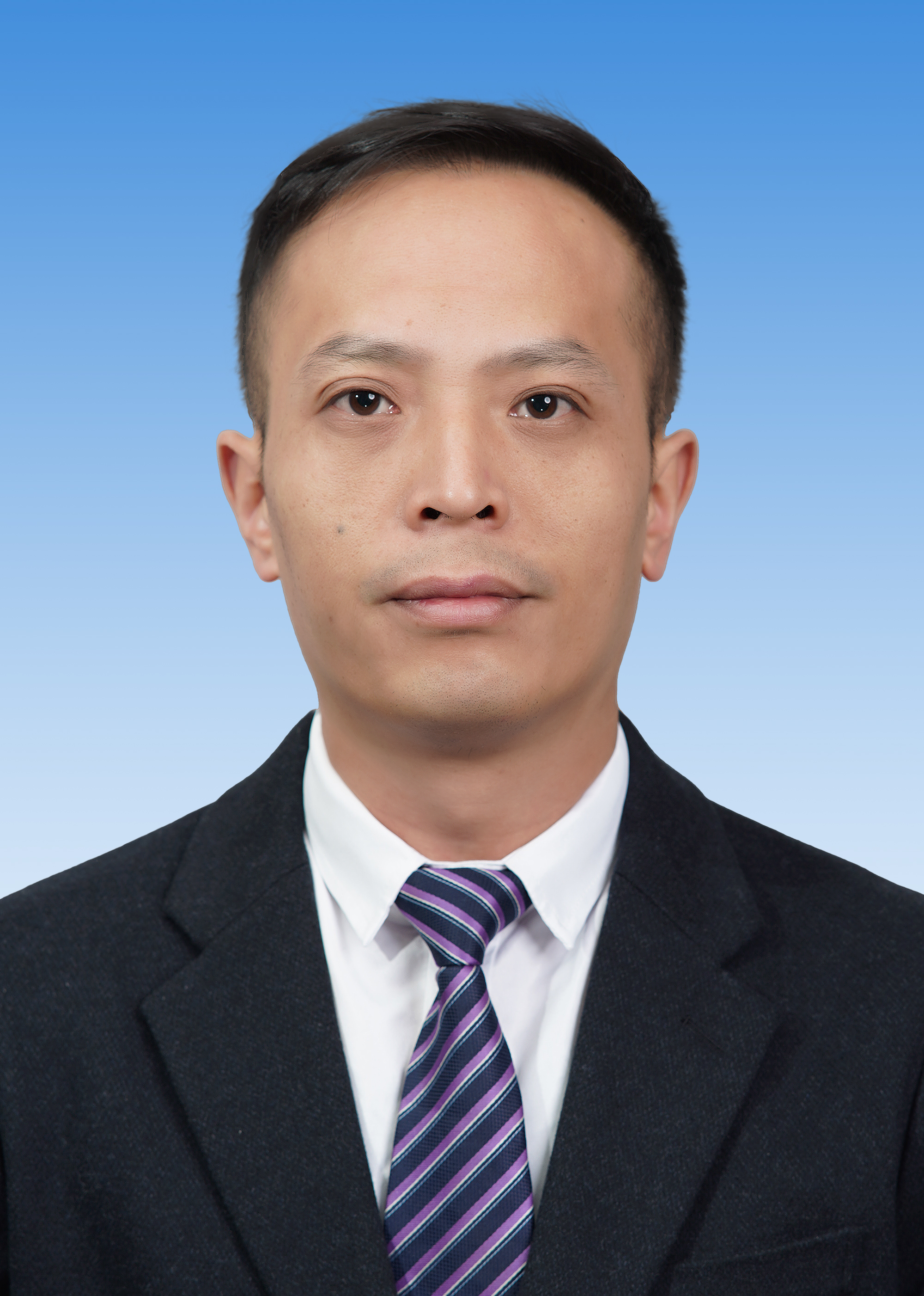 党组成员、副局长：魏雷波