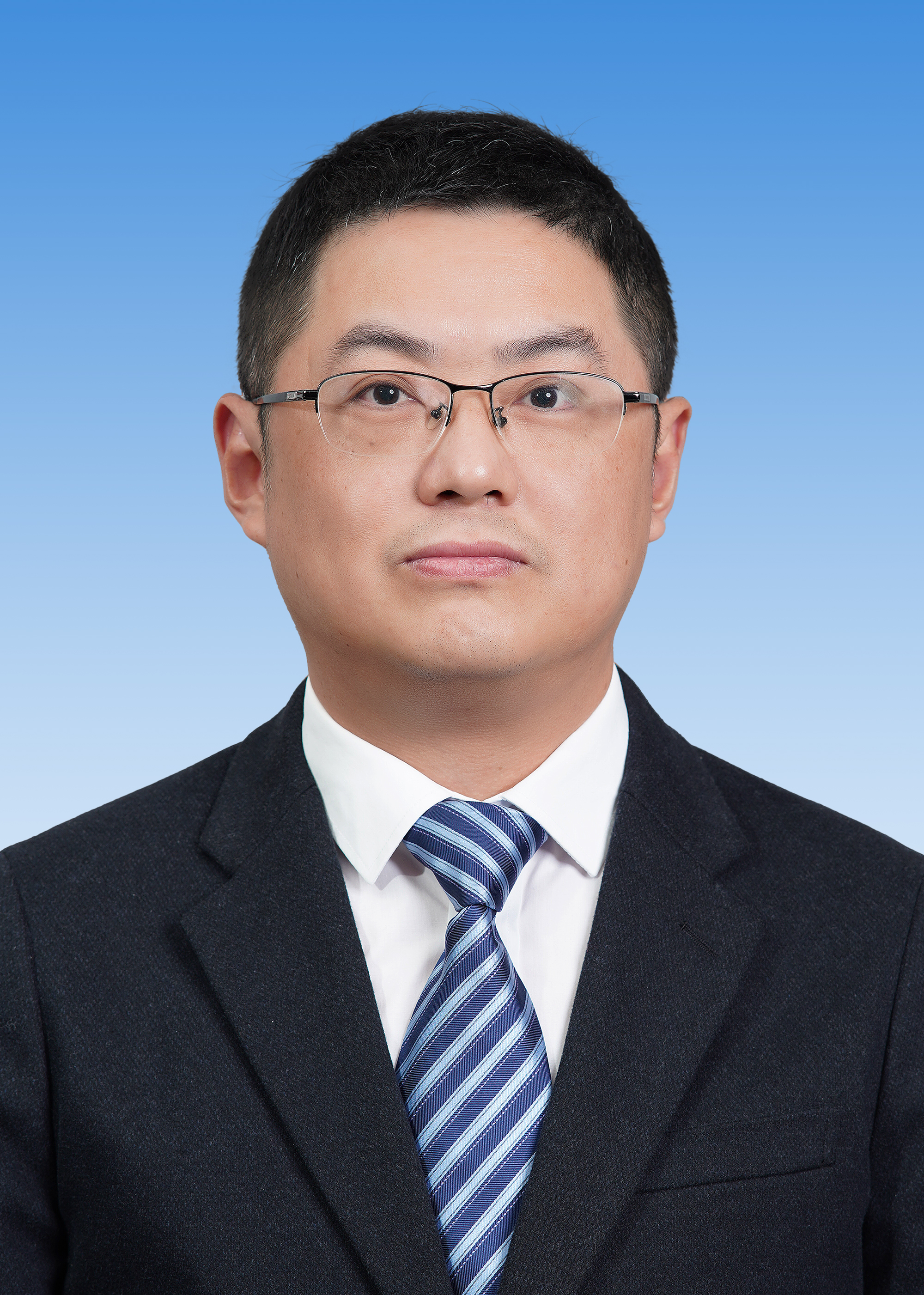 党组成员、副局长：姜文